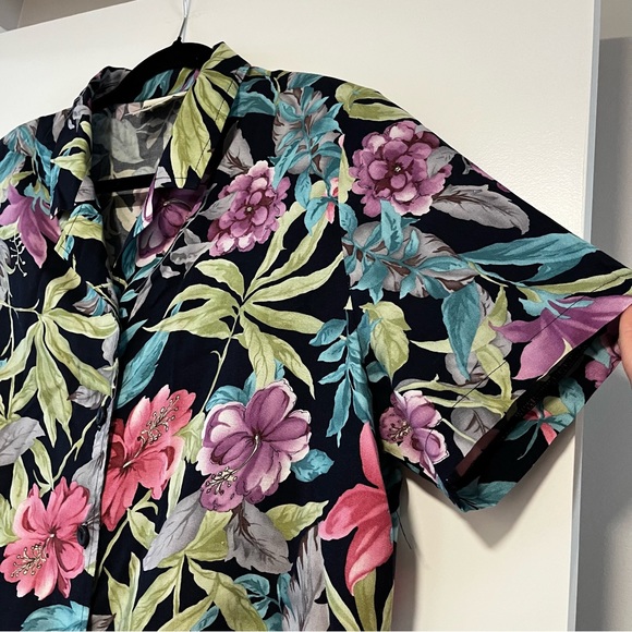 Miller’s | Vintage Hawaiian Button Up Tee - Picture 3 of 14